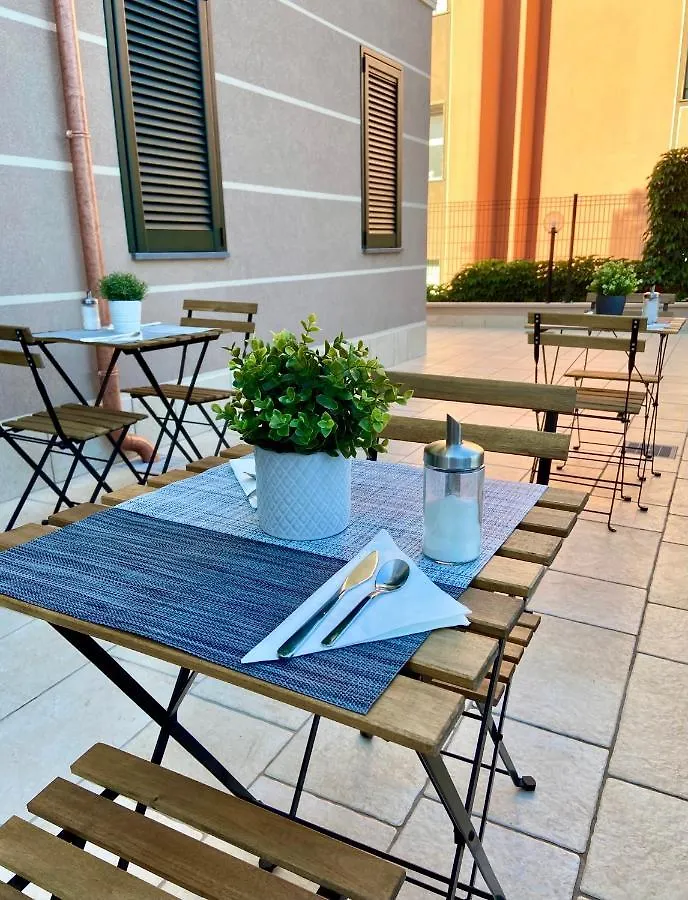 Floridida Rooms & Breakfast Marina dʼMarina dʼAndora 0*,  Italia
